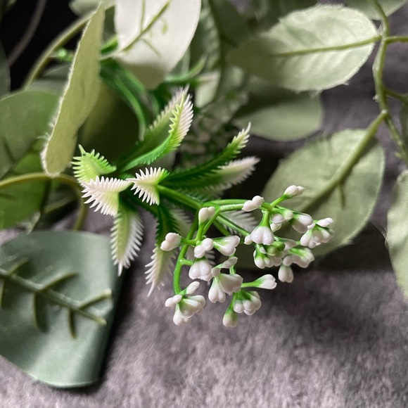 NWOT 2pk - Faux Floral Crafting Vines & Leaves - 9ft Each - Spring Wreath Making - Picture 5 of 7